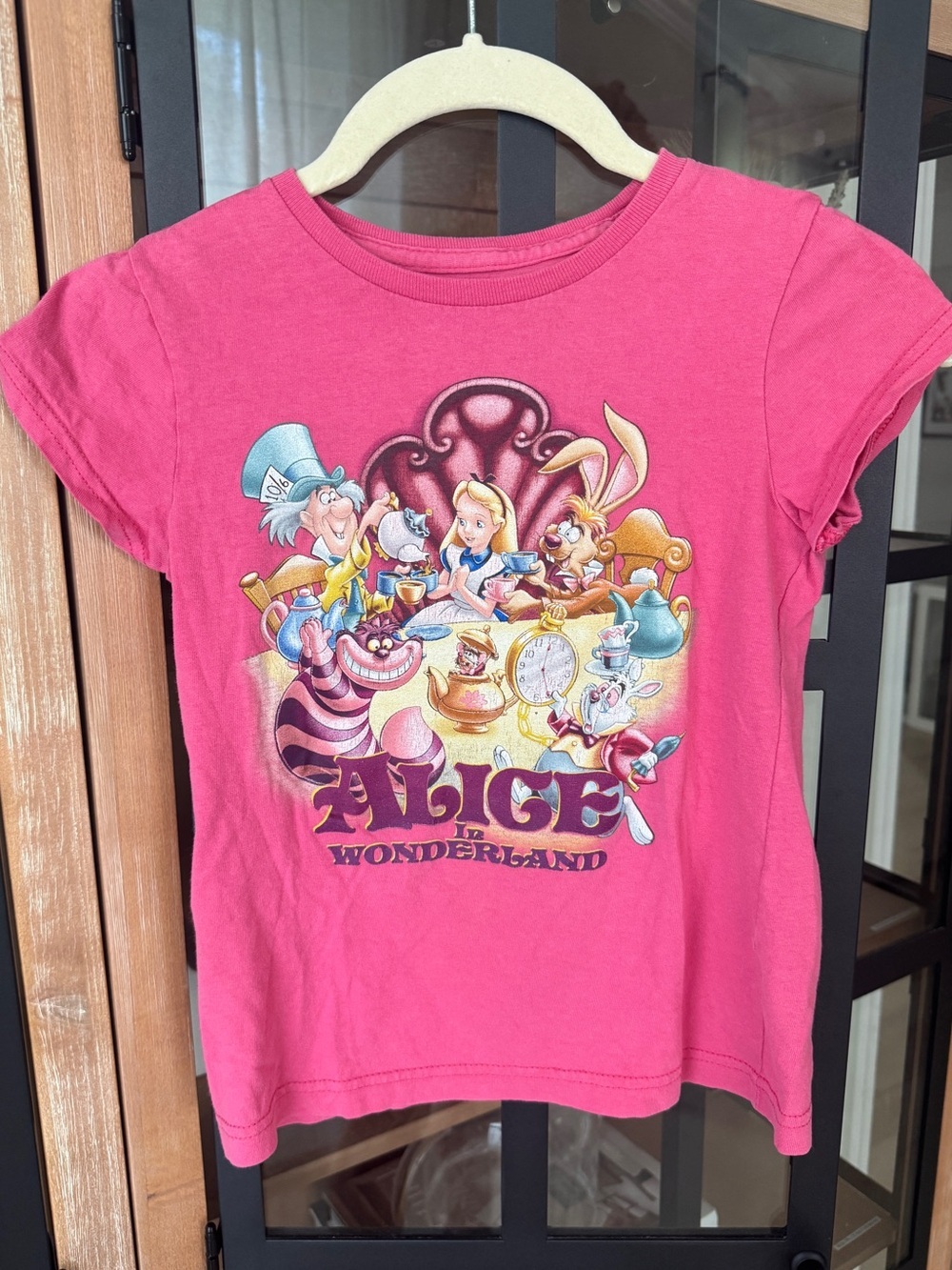 Vintage y2k Disney Store alice in wonderland tee tshirt mad hatter tea party